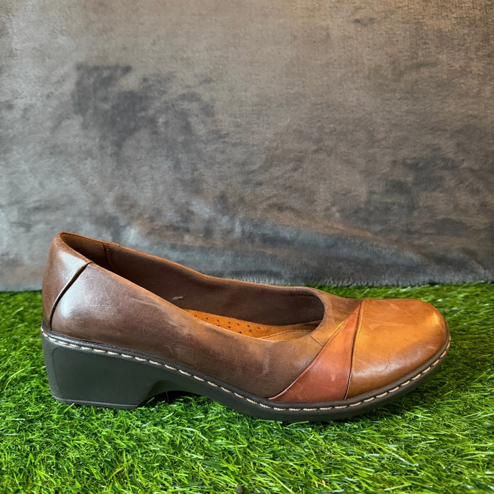 Cobb Hill Brown Leather Wedge Pumps Round Toe Slip On Shoes CAF01BRM Womens 8.5 - Picture 2 of 13